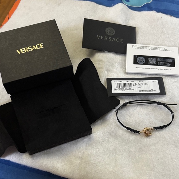 Versace Black Cord Bracelet/anklet with Gold Medusa Charm newwww - Picture 1 of 17